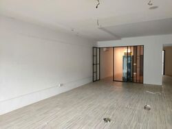 Upper Serangoon Shopping Centre (D19), Retail #568667801